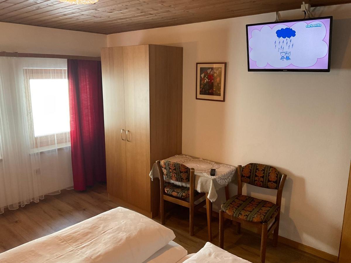Alpenblick Bed & Breakfast Випитено Экстерьер фото